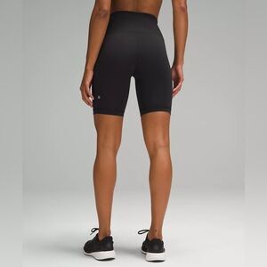 Lululemon Wunder Train High-Rise Short 8” - Size 6